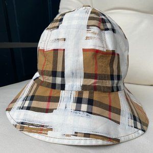 Authentic Burberry women's bucket hat weatherproof